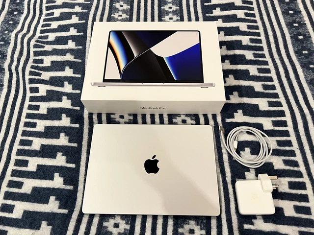Apple on sale used laptop