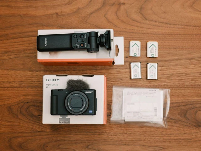 SONY VLOGCAM ZV-1G Shooting Grip Kit / Sony / Compact