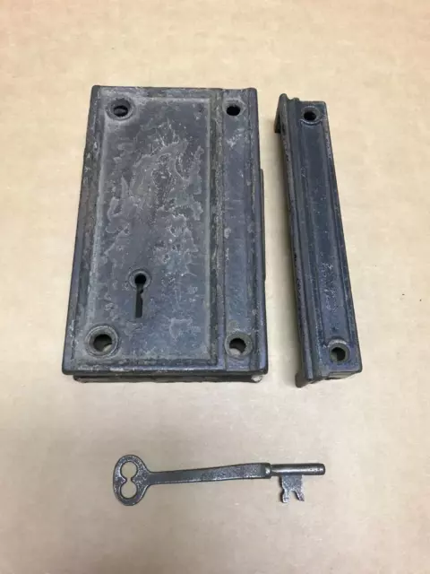 Antique VTG Cast Metal Entryway Surface Mount Door Lock Box & Key Old 1534-23B