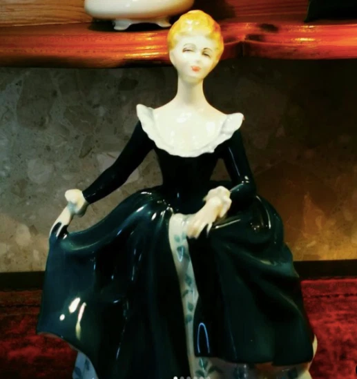 ROYAL DOULTON “JANINE” HN2461 Beautiful Figurine of Lady in Green Dress 1970, £30.00 PicClick UK