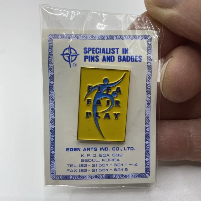 INSIGNE ÉPINGLE OFFICIEL FIFA FAIR PLAY – Pin's 20mm X18mm – Multi Couleurs – Suisse