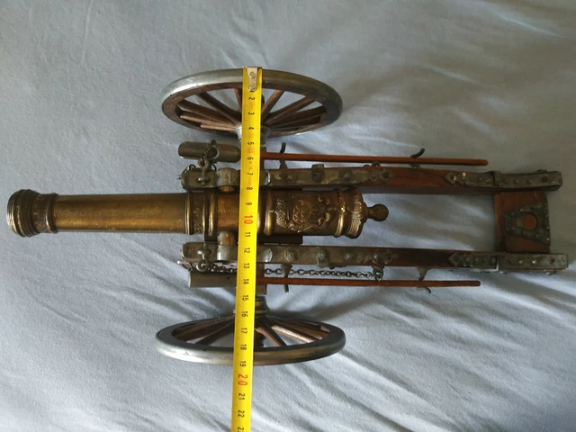Cañón de artillería francesa siglo XVII 43*20cm 2