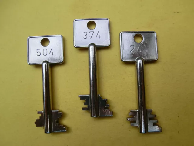Alte Schlüssel - 3 schöne alte Doppelbartschlüssel - Safeschlüssel