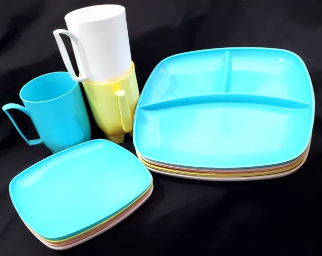 Vintage Jerywil Casual Ware 11pc square plastic picnic PLATES CUPS aqua pink MCM