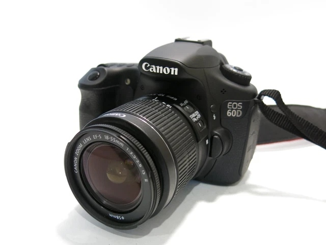 Mint Canon EOS 60D 18.0MP DSLR Camera w/EF-S 18-55mm f/3.5-5.6 IS Lens & Bag