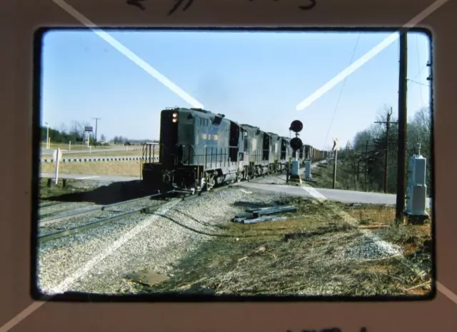 Original '75 Kodachrome Slide NW Norfolk Western 753 GP9 action Prospect  W1N39