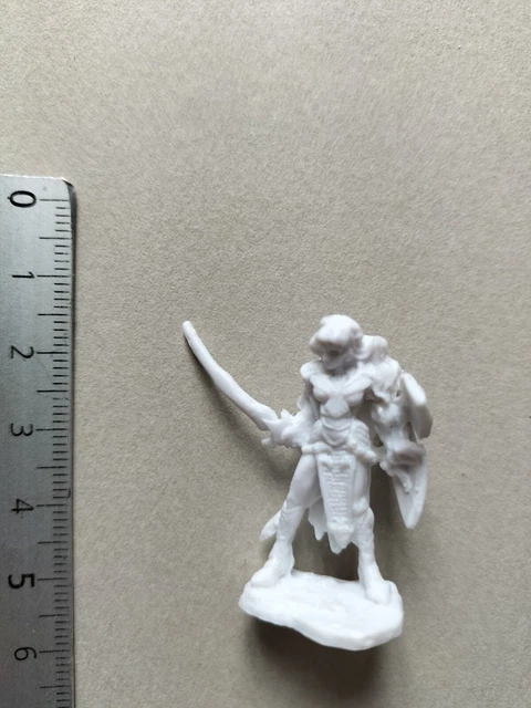 Reaper Miniature - Merrowyn Lightstar Female Elf Paladin Unpainted Figure (#03764) 8 thumbnail image