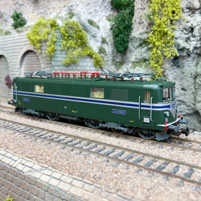 T A B Locomotive Electrique . CC 6566 SNCF - HO . | UK