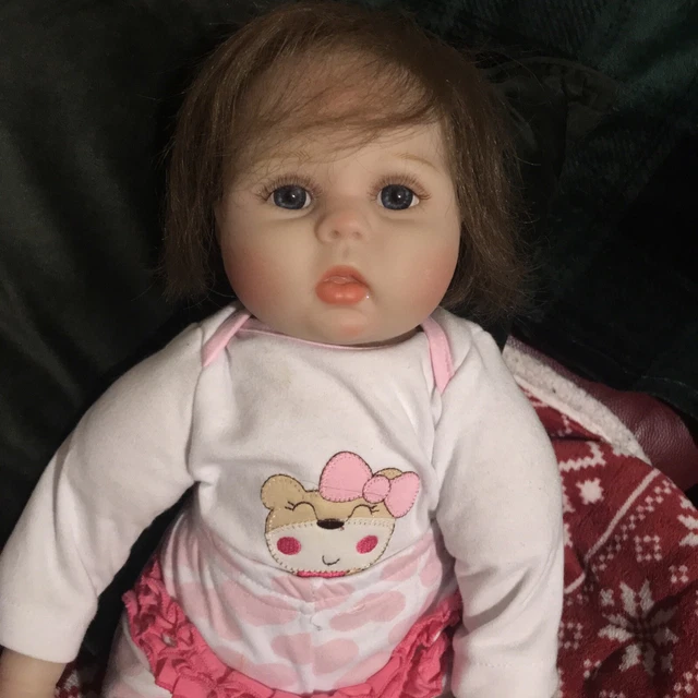 Poupée Reborn Ema Fille 46 Cm – Bébé Réaliste Peau Foncée Yeux Bleus Occasion