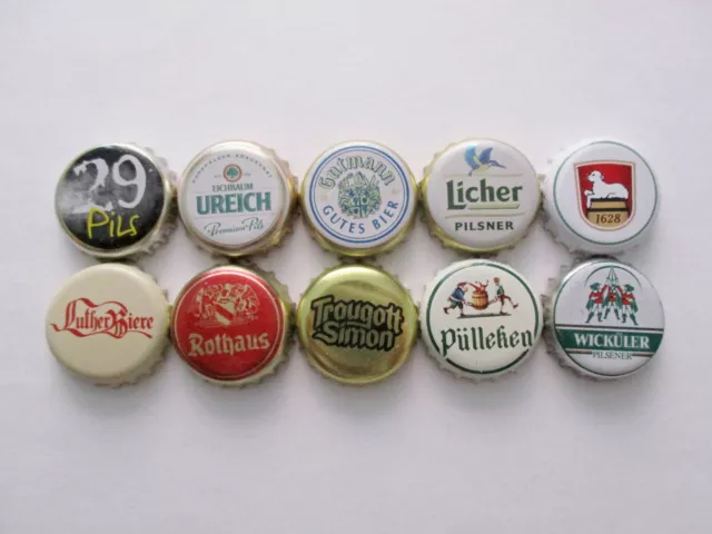 10 Kronkorken Pilsener und Helles aus Deutschland (beer crown caps from Germany)