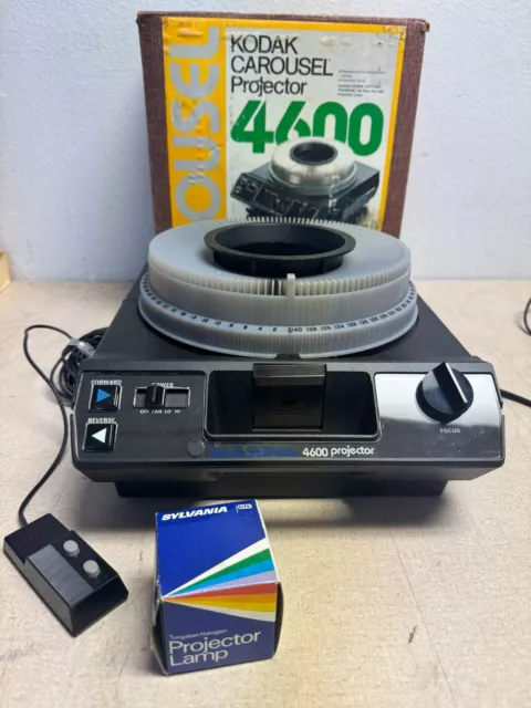 KODAK CAROUSEL 4600 Slide Projector With Lamp, Remote, Carousel and 102mm f/2.8