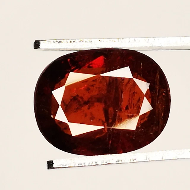 Grenat spessartite naturel du Mozambique - Ovale 2.65 Carats