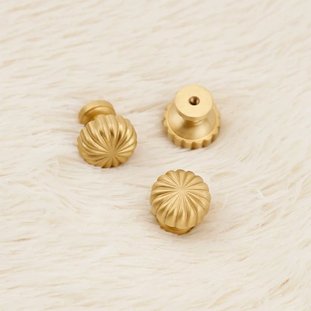 Elegantes perillas de cobre para decoración de cajones agregan belleza a su espacio vital