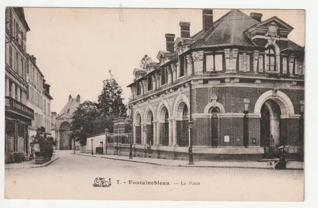 FONTAINEBLEAU - Seine & Marne - CPA 77 - la Poste