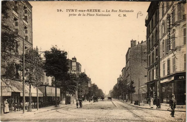 CPA IVRY-sur-SEINE - La Rue Nationale taken from Place Nationale (659501)