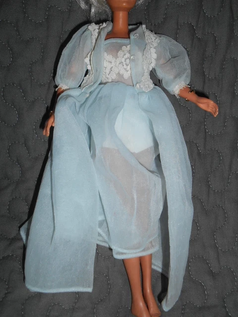 Tenue Vintage Pour Barbie Par Mattel Des Années 1963-1965 - Robe D'époque Pour Poupée Collection
