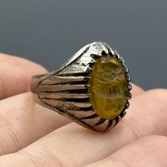 Stunning ancient Roman ring with agate animal intaglio - cleaned