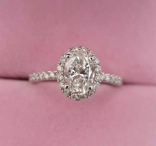 3.10Ct Coupe Ovale Simulé VVS1 Halo Fiançailles Bague 14K Plaqué or Blanc Argent