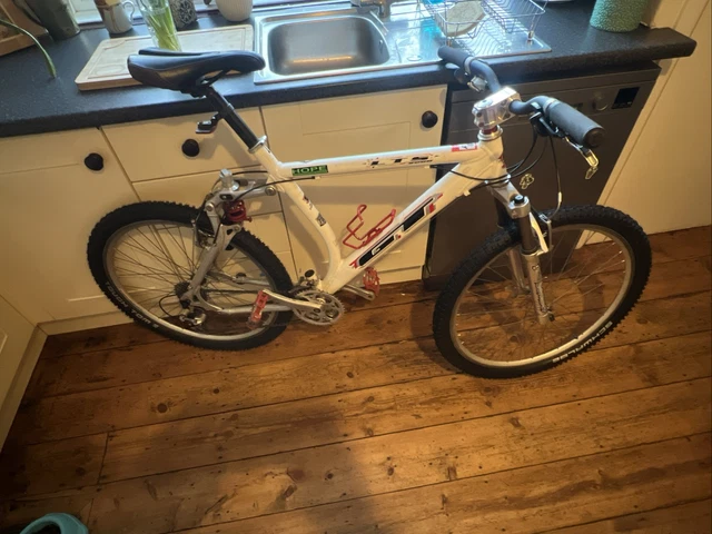 Support D'amortisseur Arrière Pour GT LTS 4000 (1998) - Pièce VTT Ancien