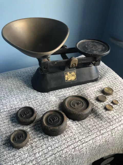 Vintage Cast Iron Kitchen Scales With Weights.