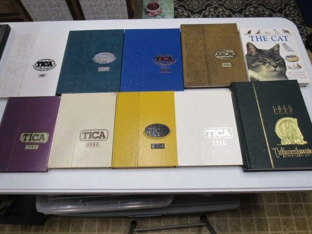 Lot Of  10 Cat Books - (  8 - Tica - Int Cat Assoc )  ( Cat Fanciers Assoc )