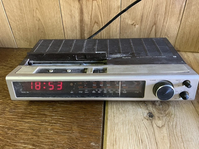 Réveil Radio Calculatrice Vintage – Années 90 – Électronique Rétro – Occasion