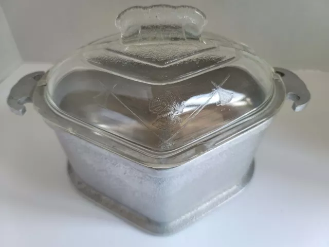 Guardian Service Ware 11" Aluminum Triangle Pot Pan W/Glass Lid 2 Qt Heart Shape
