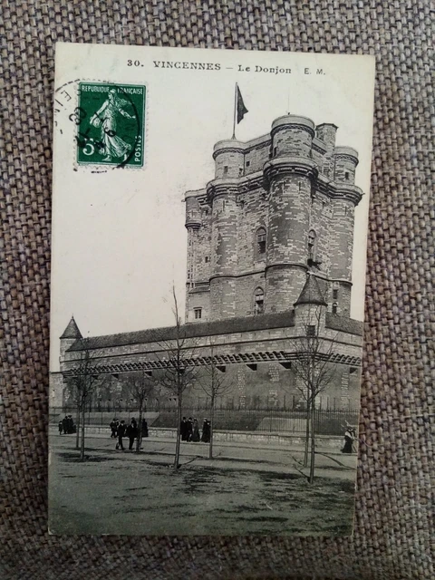 Cpa Vincennes Le Dunjon