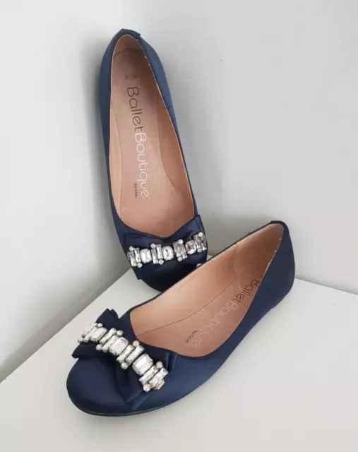 NEXT BALLET BOUTIQUE Womens Black Satin Bow Embellished Flat Pumps
