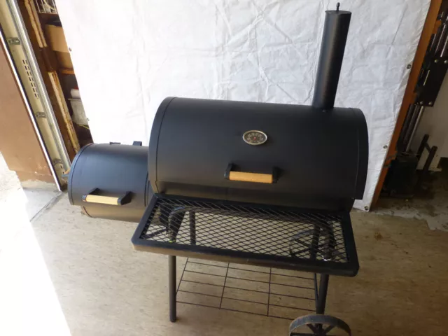 Holzkohlegrill - Smoker Grill / Grillwagen - Standgrill-Räucherofen /sehr stabil