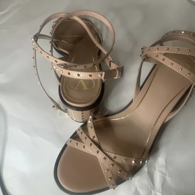 Womens Valentino Garavani rockstud leather sandals Poudre, New 39 size 9 3