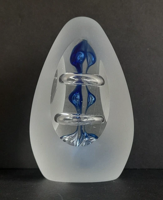 "SVAJA" Art Glass clear frosted blue abstract Bubble 3 sided egg Paperweight 4"