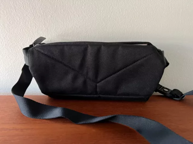 Bellroy Sling Mini Unisex Pack/ Bag - 4L / Black