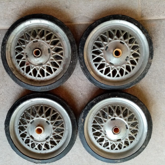 Lot De 4 Roues Pour Voiture à Pédales - Jouet Ancien - Occasion
