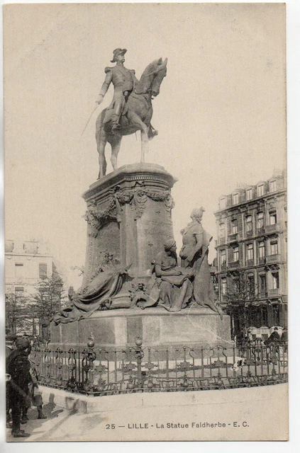 LILLE - North - CPA 59 - The statue of Faidherbe - view 3 - place Richebé