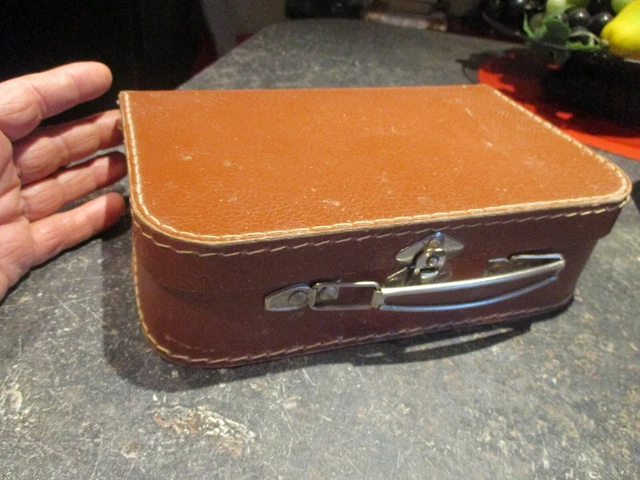 Ancienne petite valise couture enfant vintage jouet