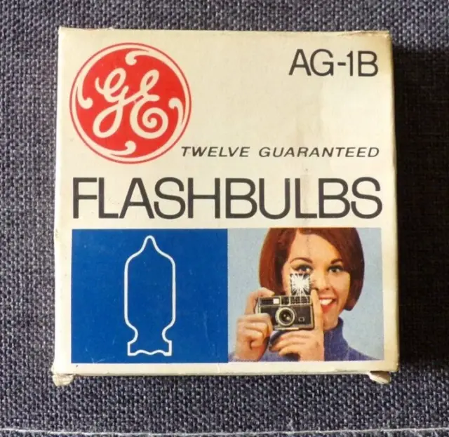 Caja de bombillas vintage General Electric GE AG-1B hecha en EE. UU.