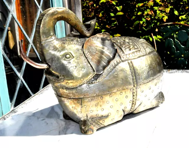 Vintage Brass Asian Cambodian ELEPHANT BETEL NUT BOX Large