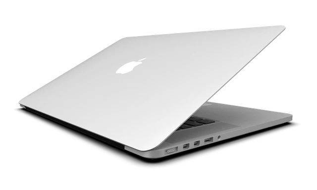 Apple MacBook Pro Retina 15" A1398 Core i7 2,5 GHz 16 GB 512 GB (metà 2015) grado A