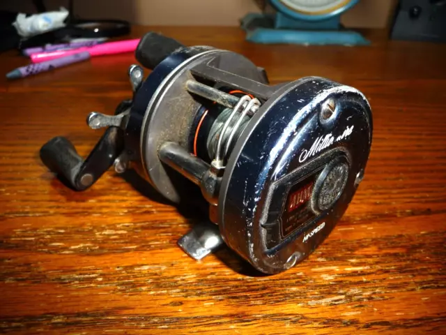 VINTAGE DAIWA MILLIONAIRE 4H casting reel in good condition, works