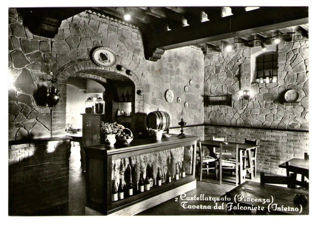 Cartolina - Repubblica - 1961 - Castellarquato (Piacenza) - Taverna - FG - VG