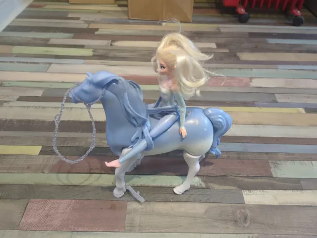 Disney Frozen 2 Elsa and Swim and Walk Mythical Nokk