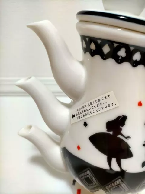 RARE Alice in Wonderland Tea pot Exclusive to Tokyo Disney 2