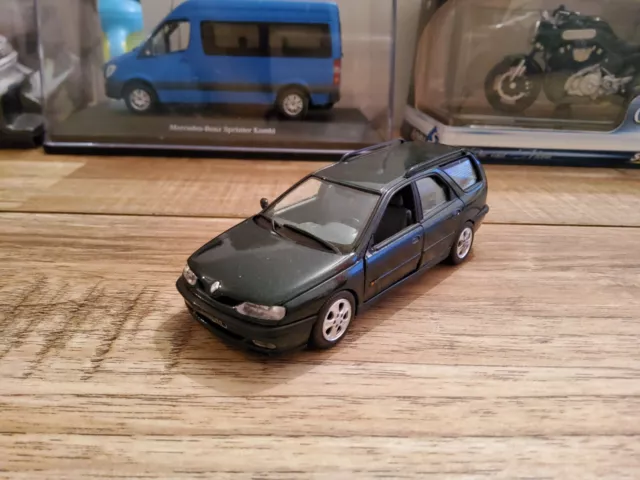 Renault laguna break 2,2dt rxe   solido ixo eligor norev  1/43