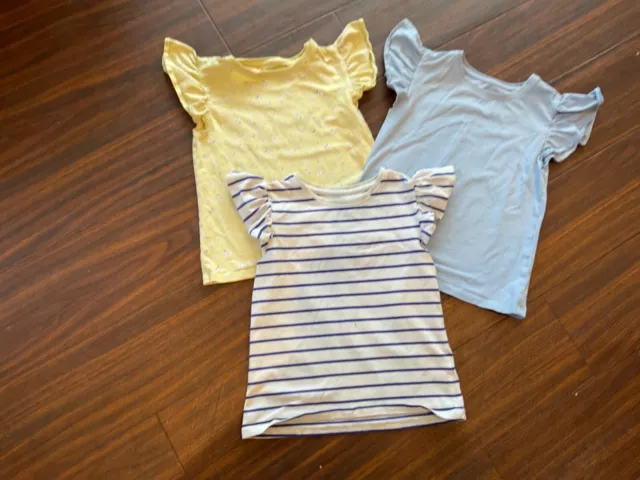 Pacchetto John Lewis 3 x T-shirt con maniche fronzoli per bambina età 7 anni.