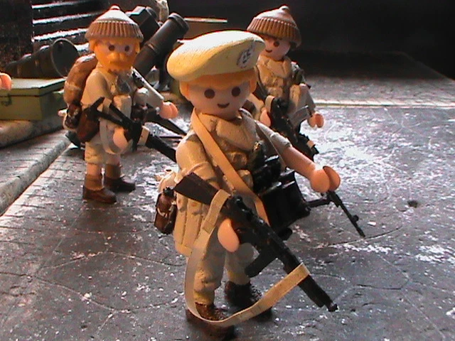PLAYMOBIL PERSONNALISÉ OFFICIER DE GRENADIER DE WAFFEN (ANZIO-1944) REF-0528 BIS