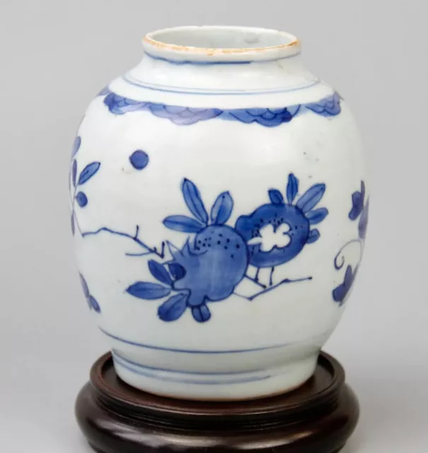 Antique Chinese Chongzhen period porcelain lianzi jar 17th c Ming