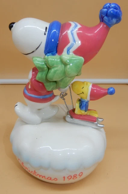 VINTAGE PEANUTS WILLITTS Snoopy & Woodstock On Sled Music Box