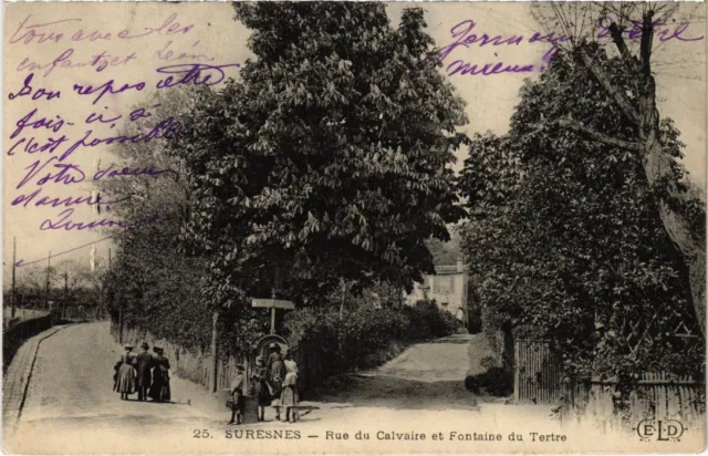 CPA Suresnes Rue du Calvaire et Fontaine du Tertre (1312948)