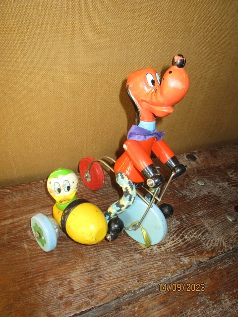 Ancien Jouet En Bois à Pousser : Personnage Marionnette Sur Son Vélo – Vintage